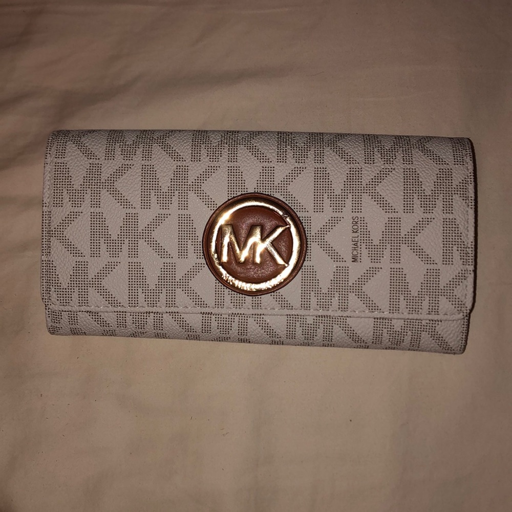 Micheal Kors wallet